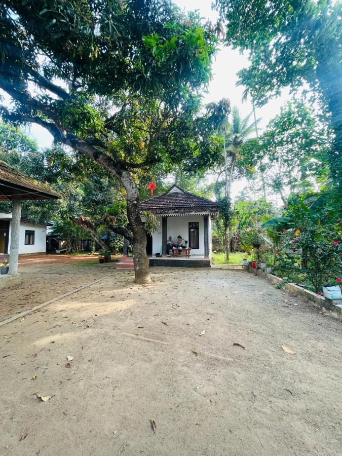 The Munroe Villagio Homey Mundrothuruth Ngoại thất bức ảnh